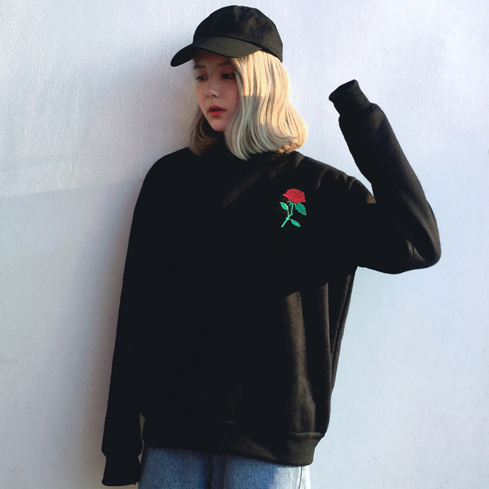 Rose Sweater on Luulla